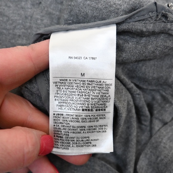 Banana Republic Women's M Silver Gray Sequin Sleeveless Dressy Lined V-Neck Top - Picture 9 of 10